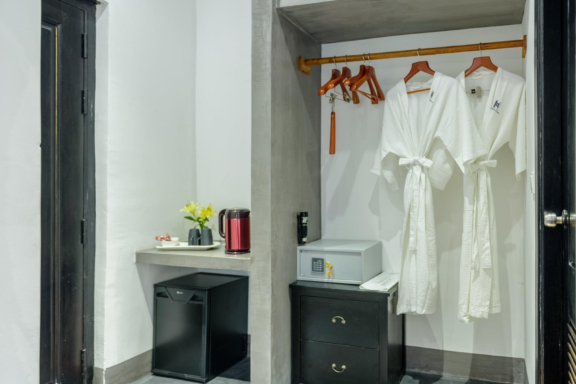 Hotel De L'Homme Phnom Penh Zewnętrze zdjęcie