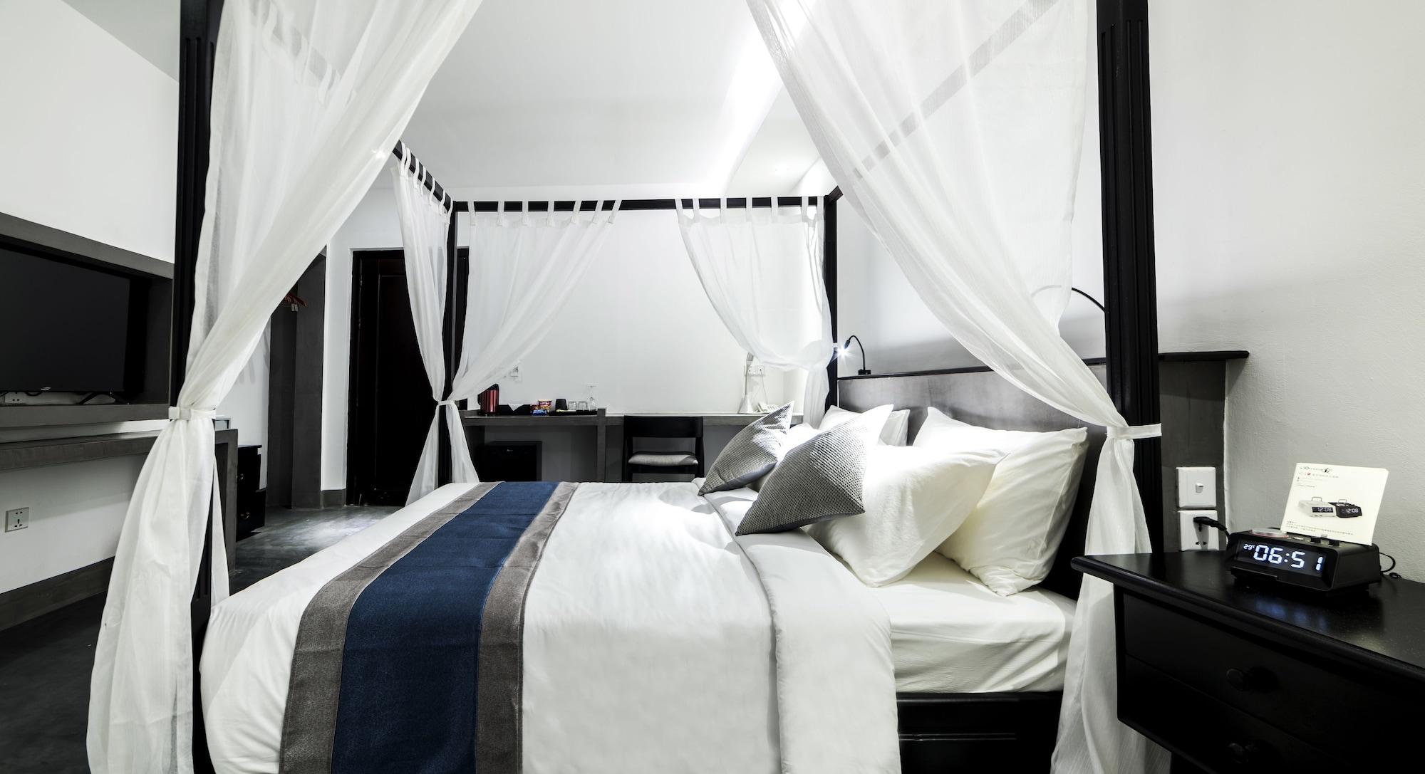 Hotel De L'Homme Phnom Penh Zewnętrze zdjęcie