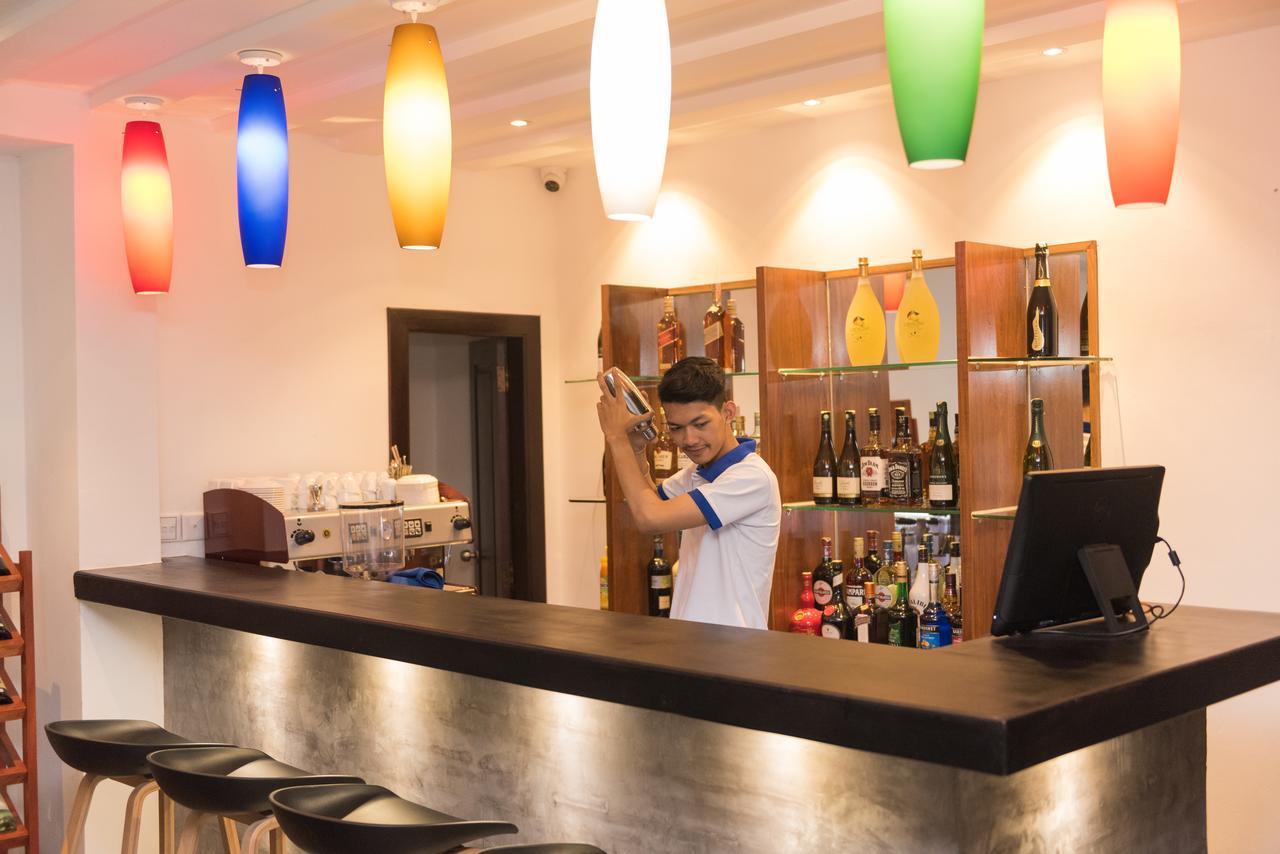 Hotel De L'Homme Phnom Penh Zewnętrze zdjęcie
