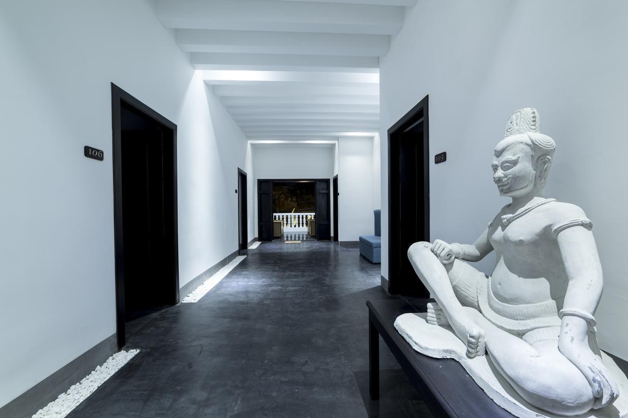 Hotel De L'Homme Phnom Penh Zewnętrze zdjęcie