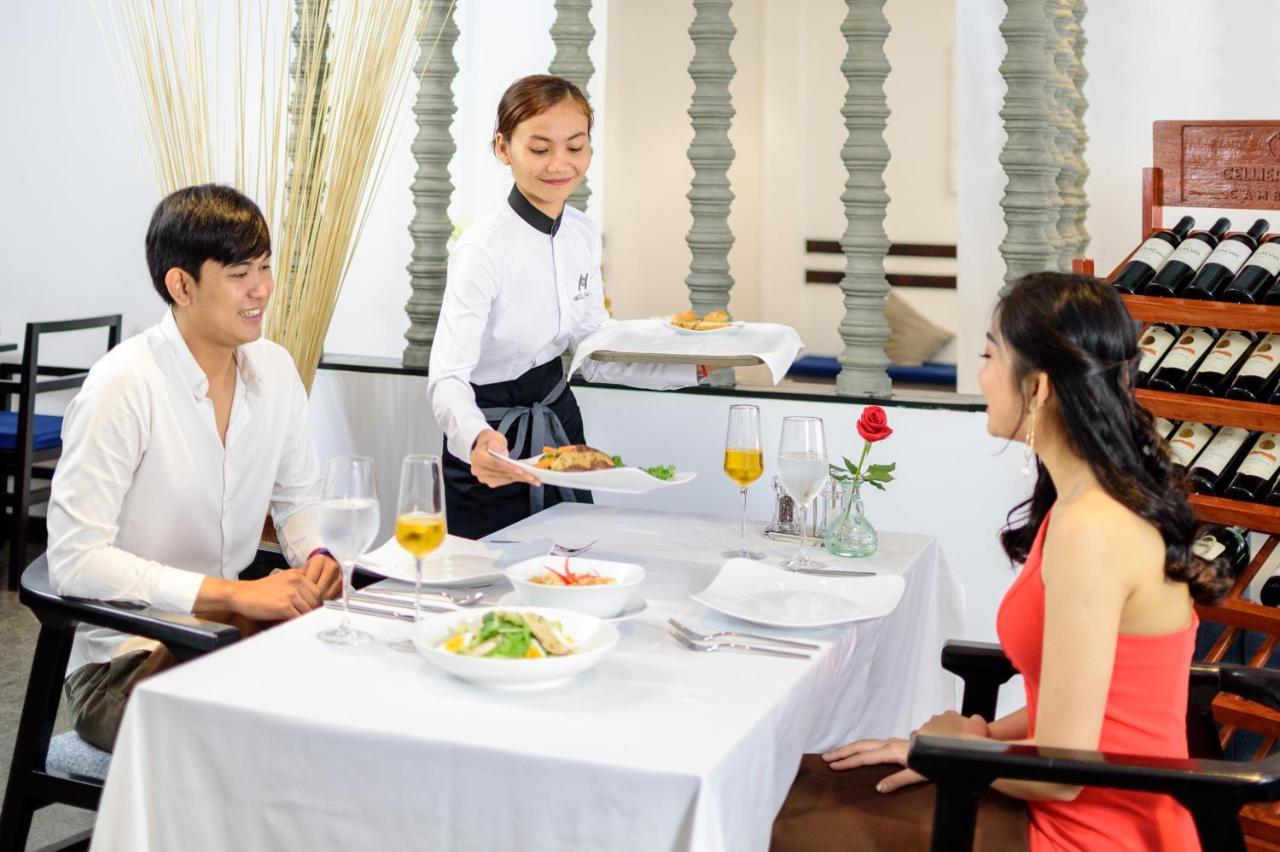 Hotel De L'Homme Phnom Penh Zewnętrze zdjęcie